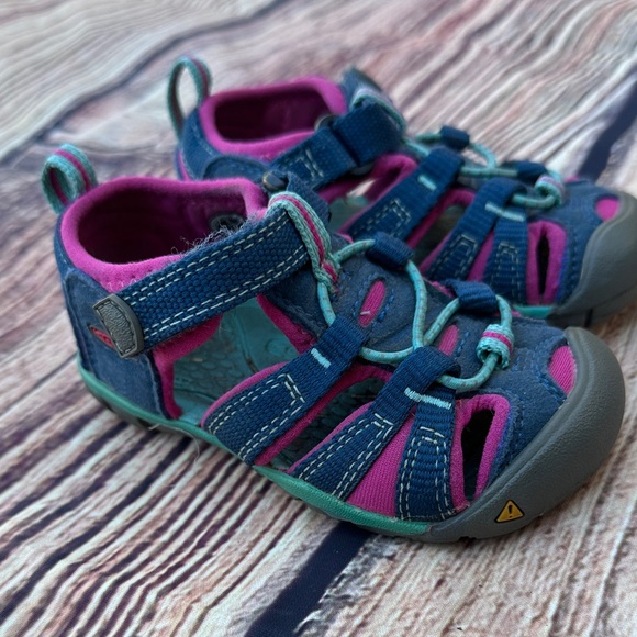 Keen Baby Girl Navy and Magenta Sandals - Picture 3 of 7